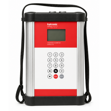 Transmisor de flujo ultrasónico portátil KATflow 230 con doble canal de medición y pantalla multivariable.